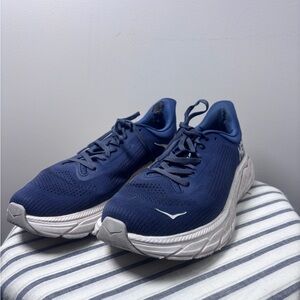 Men’s e Hoka Arahi 7 Running Shoe Size 10.5